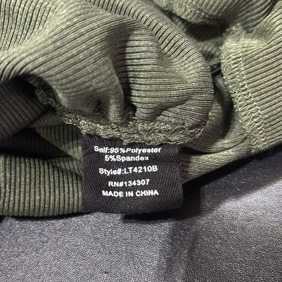 Line and Dot Billie Off/On Shoulder, Ruched front/back/sleeves,stretch knit - Picture 14 of 14